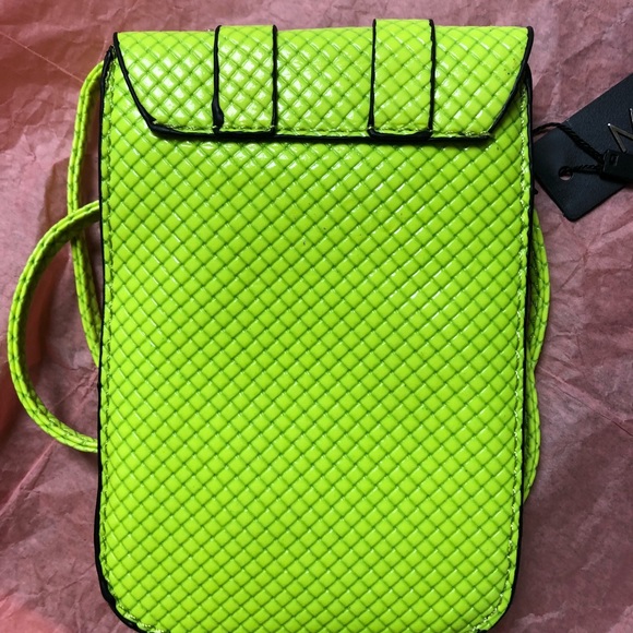 Moda Neon Green Clutch ♥️ - Picture 4 of 4